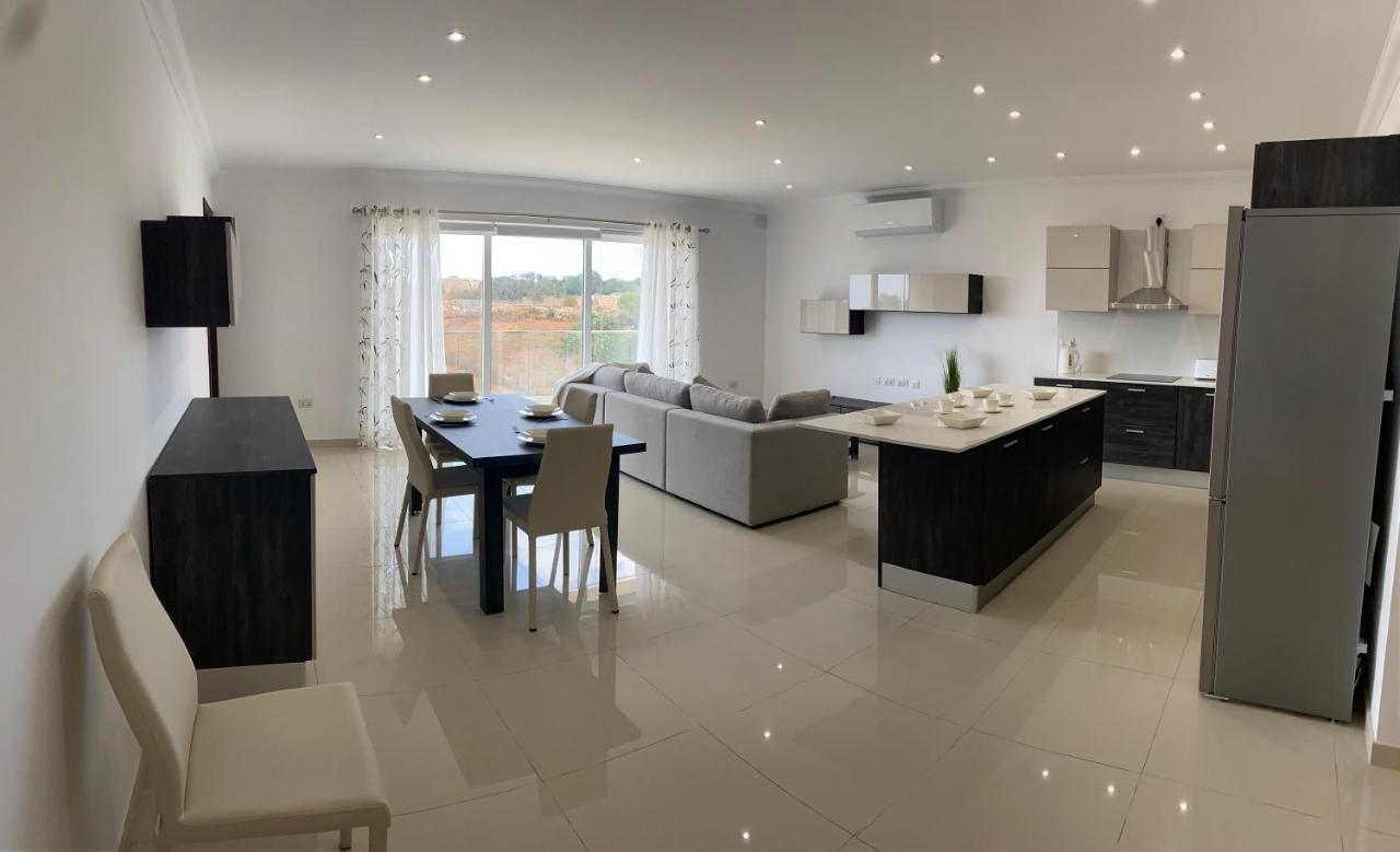 New 3 Bedroom Apartment Close To Airport Zurrieq Экстерьер фото