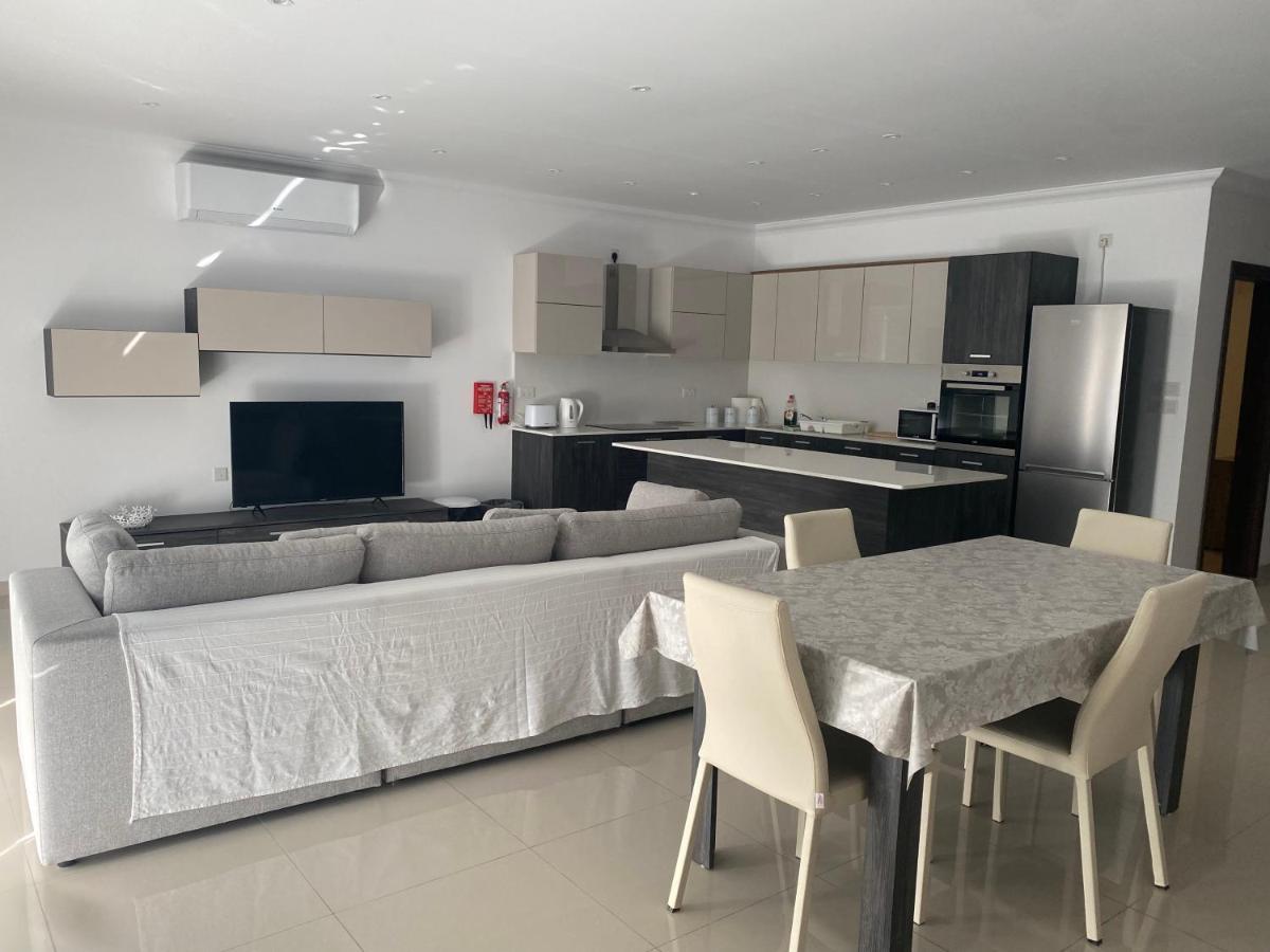 New 3 Bedroom Apartment Close To Airport Zurrieq Экстерьер фото